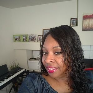 Meet your Posher, Jaye